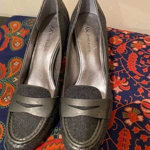 Gray Anne Klein Heels